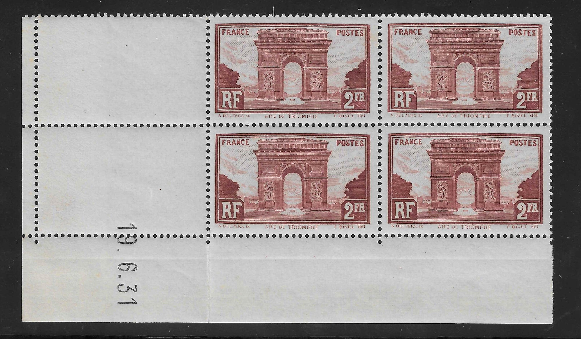 N°YT 258 - Arc de Triomphe - bloc de 4 exemplaires coin daté de 1931 - neuf** - TB - signé Calves